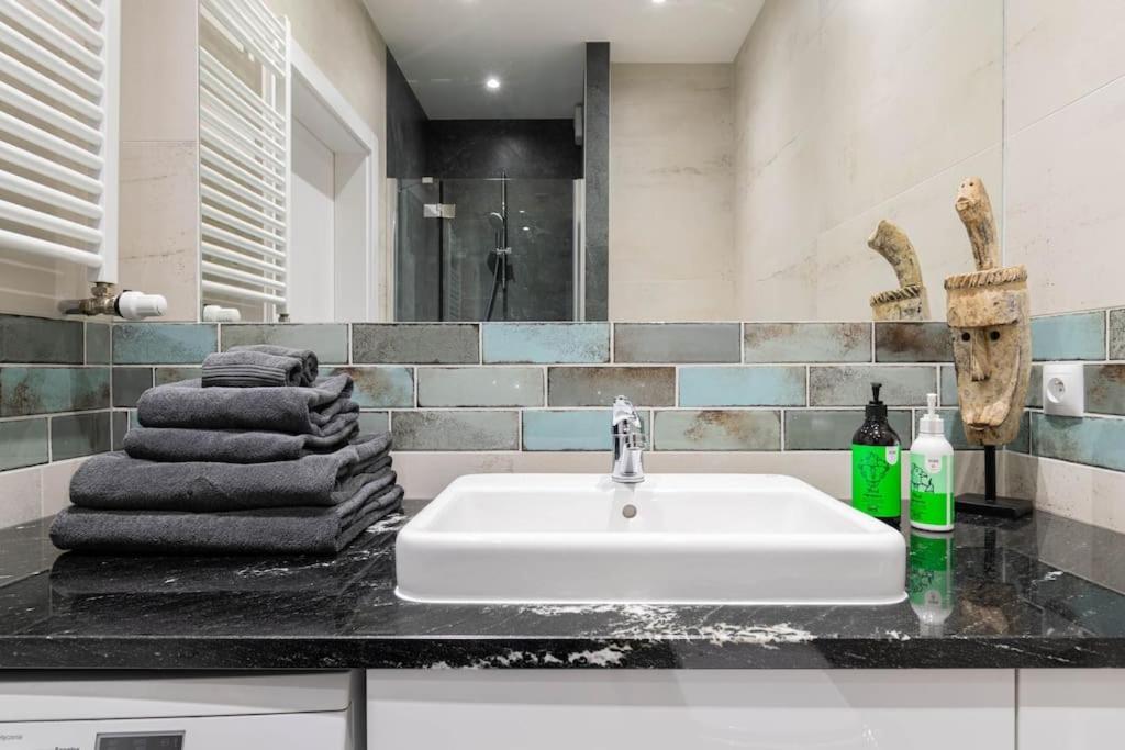 Olive Tree Apartment - Klimatyzacja - Air Conditioning-Self-Check-In Katowice Ngoại thất bức ảnh